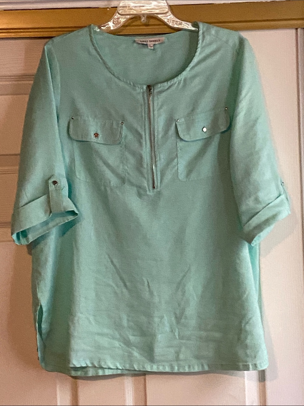 Emily Daniel’s size L Mint Green Half-Zip Pocket Tunic Top